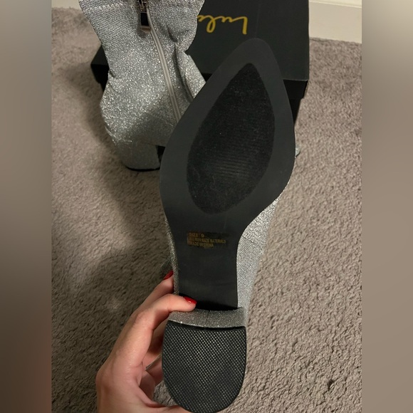 Lulus silver glitter boots size 9 New - Picture 4 of 10